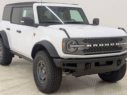 New 2025 Ford Bronco Badlands image 7