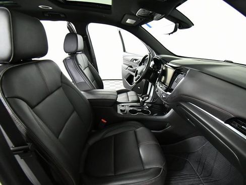 Used 2023 Chevrolet Traverse RS image 24