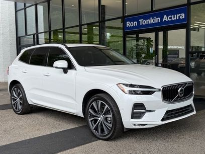 Used 2022 Volvo XC60 B5 Momentum w/ Advanced Package