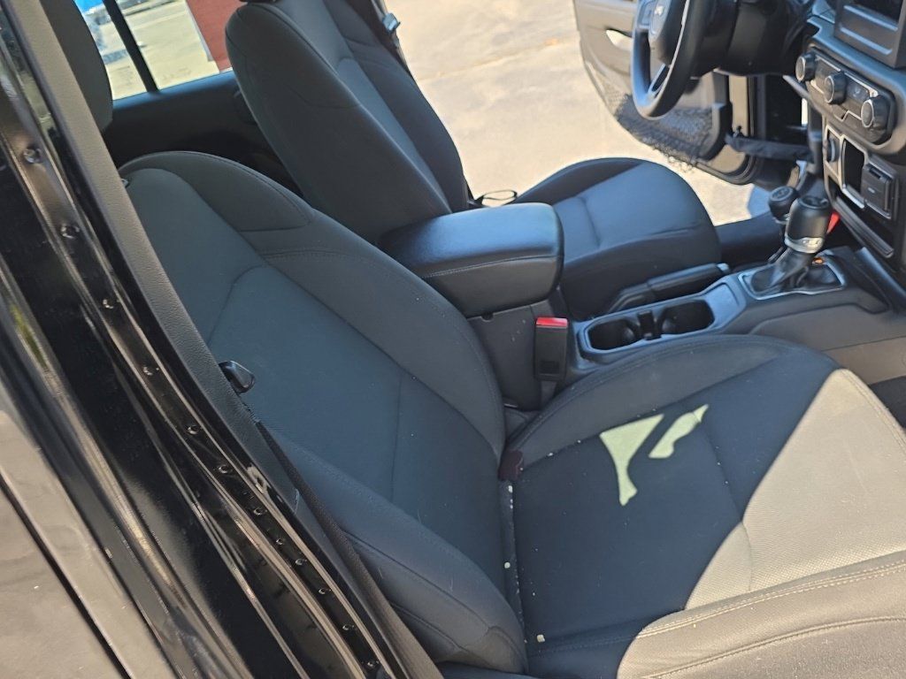 Used 2022 Jeep Wrangler Unlimited Sport AWD/4WD image 33