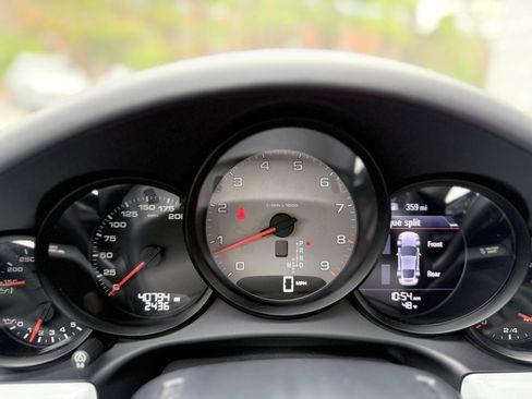 Used 2013 Porsche 911 Carrera 4S image 19