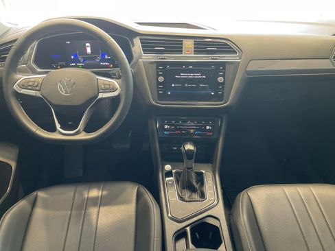 Used 2023 Volkswagen Tiguan SE image 13