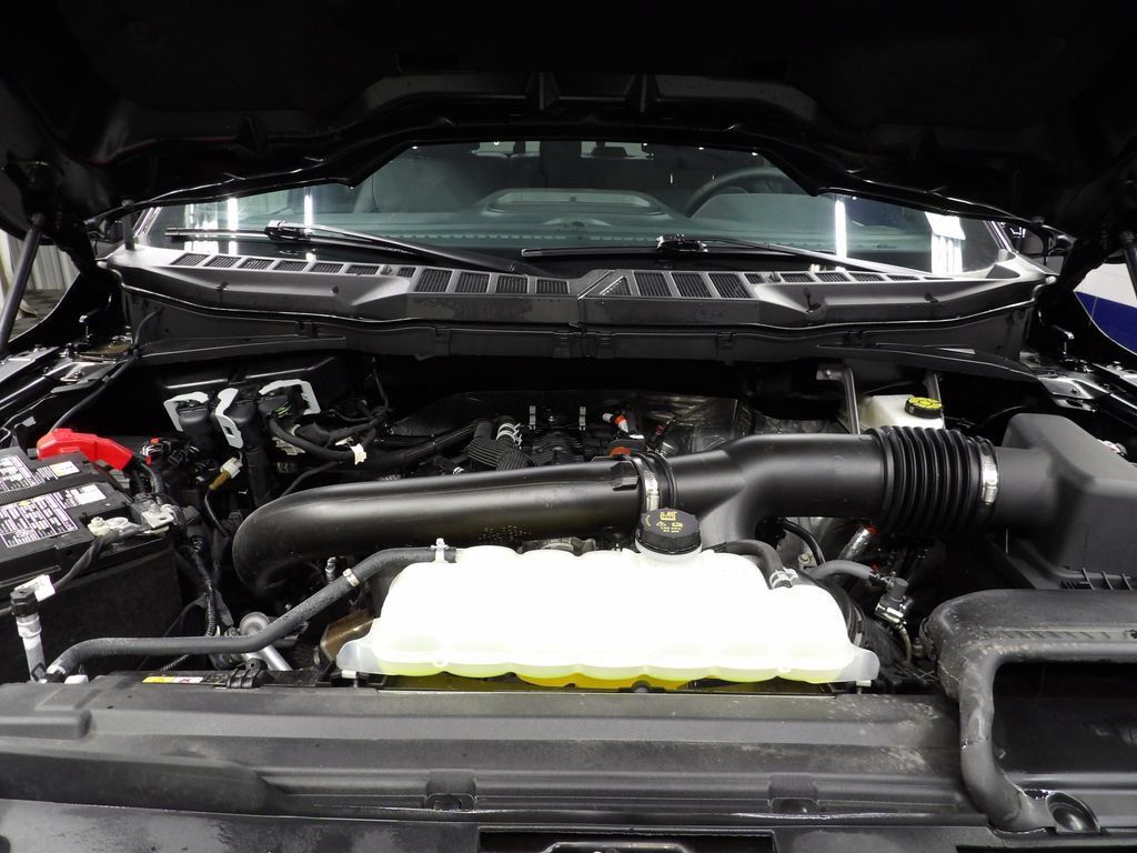 Used 2025 Ford F150 Lariat AWD/4WD image 38
