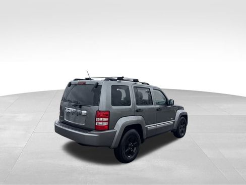 Used 2012 Jeep Liberty Sport image 9