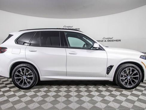 Used 2026 BMW X5 xDrive40i w/ M Sport Package AWD/4WD image 3
