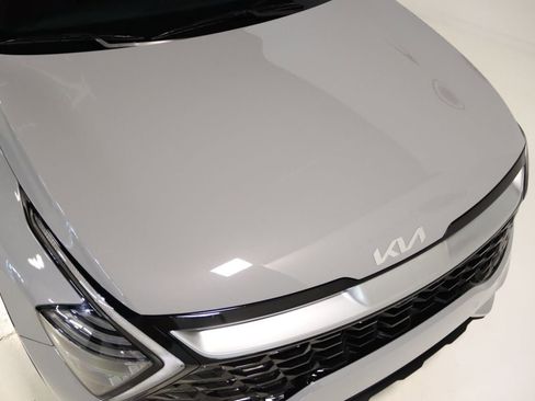 Used 2025 Kia Sportage SX image 31