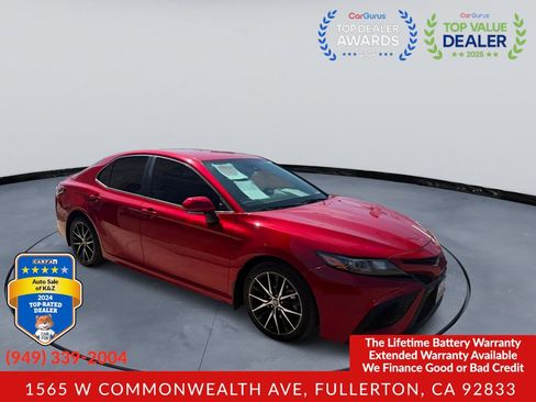 Used 2023 Toyota Camry SE w/ Convenience Package FWD image 5