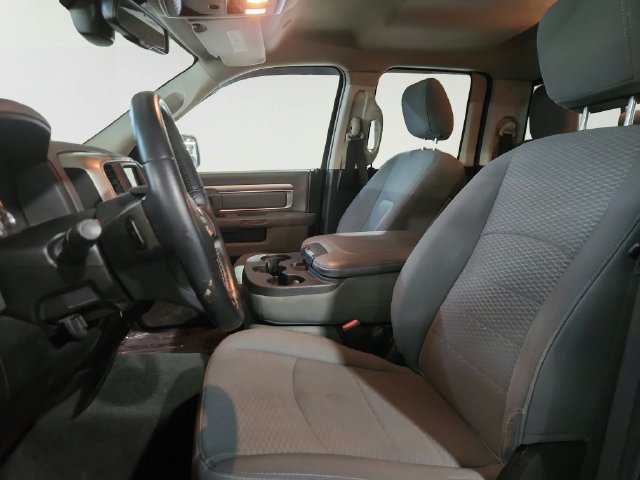Used 2019 RAM 1500 Classic SLT w/ SLT Plus D←cor Group AWD/4WD image 10