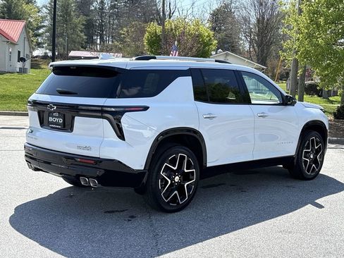New 2026 Chevrolet Traverse High Country w/ LPO, Floor Liner Package AWD/4WD image 8