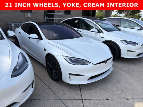 Used 2022 Tesla Model S Plaid image 1