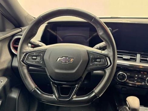 Used 2025 Chevrolet Trax LT w/ Driver Confidence Package FWD image 17