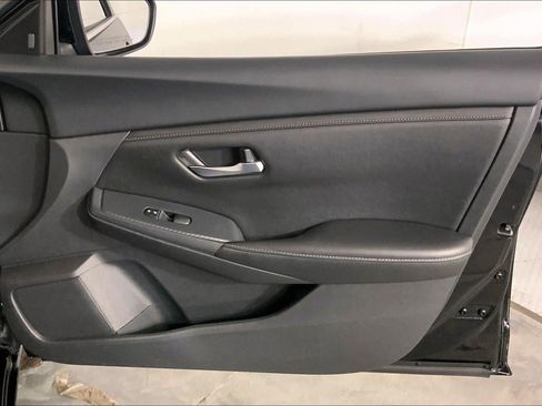 Used 2024 Nissan Sentra SV FWD image 25