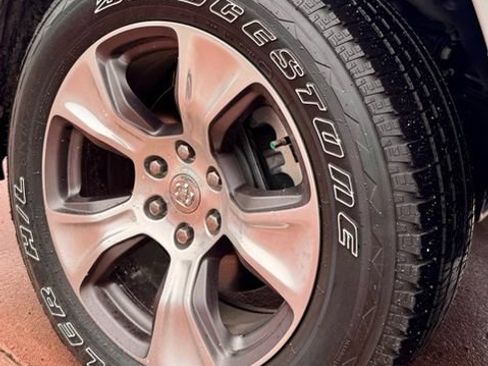 Used 2022 RAM 1500 Laramie AWD/4WD image 18