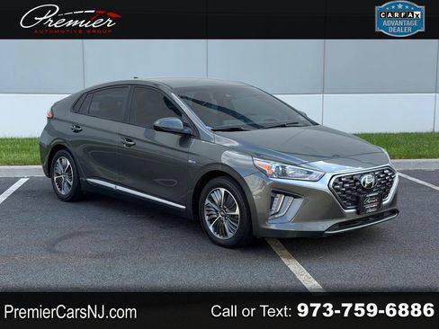 Used 2020 Hyundai Ioniq SE FWD image 1