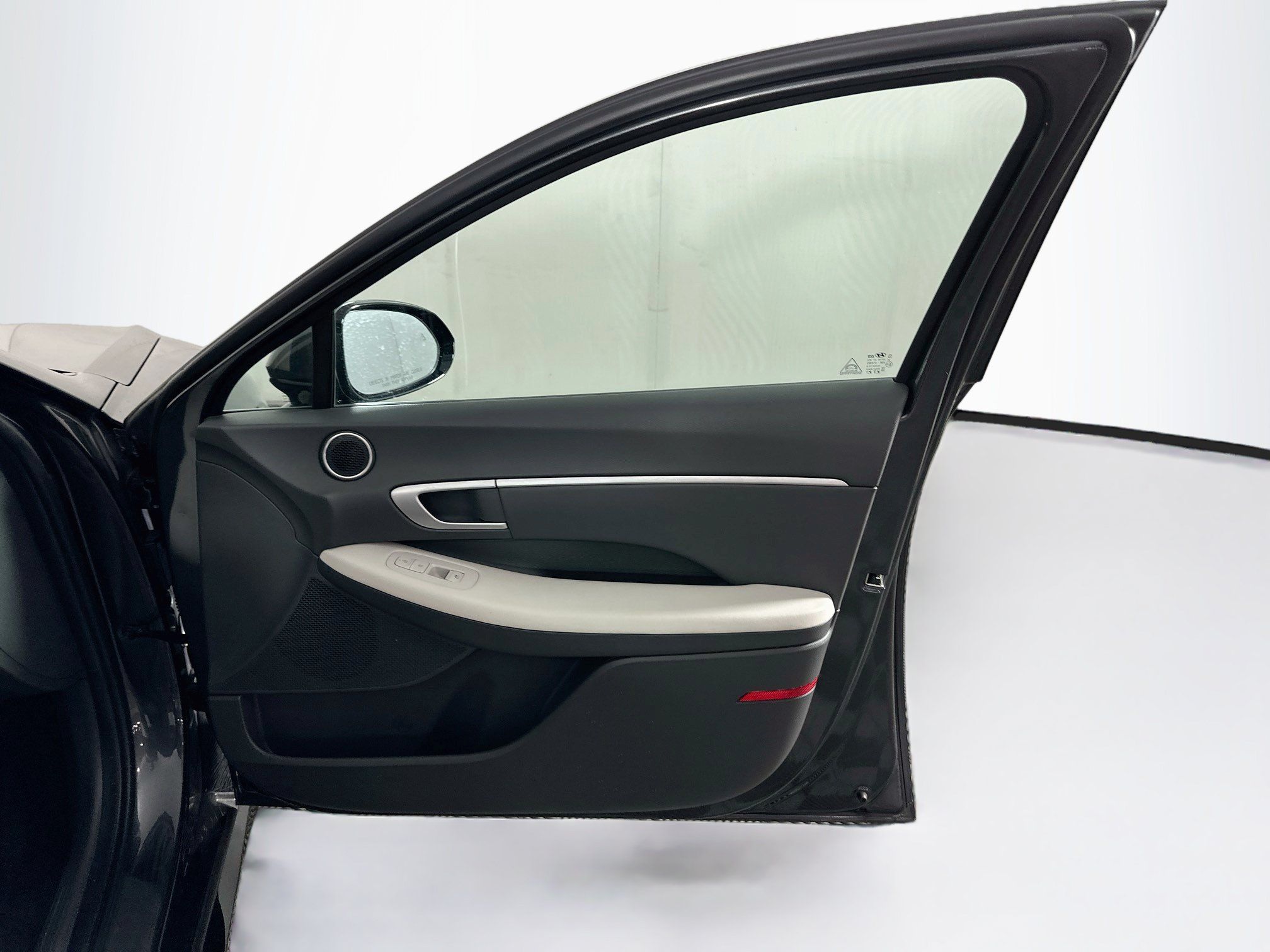 Used 2025 Hyundai Sonata SEL FWD image 31