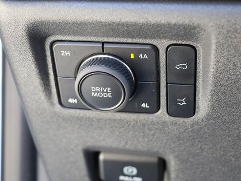 Used 2025 Ford Expedition Active AWD/4WD image 30