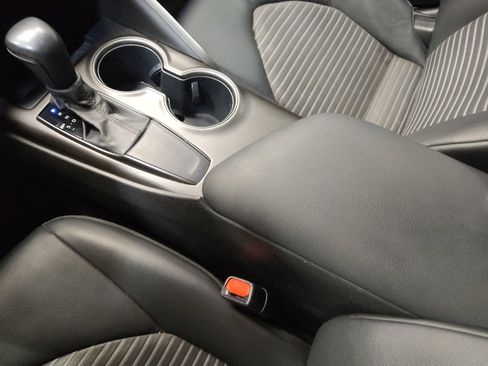 Used 2021 Toyota Camry SE FWD image 26