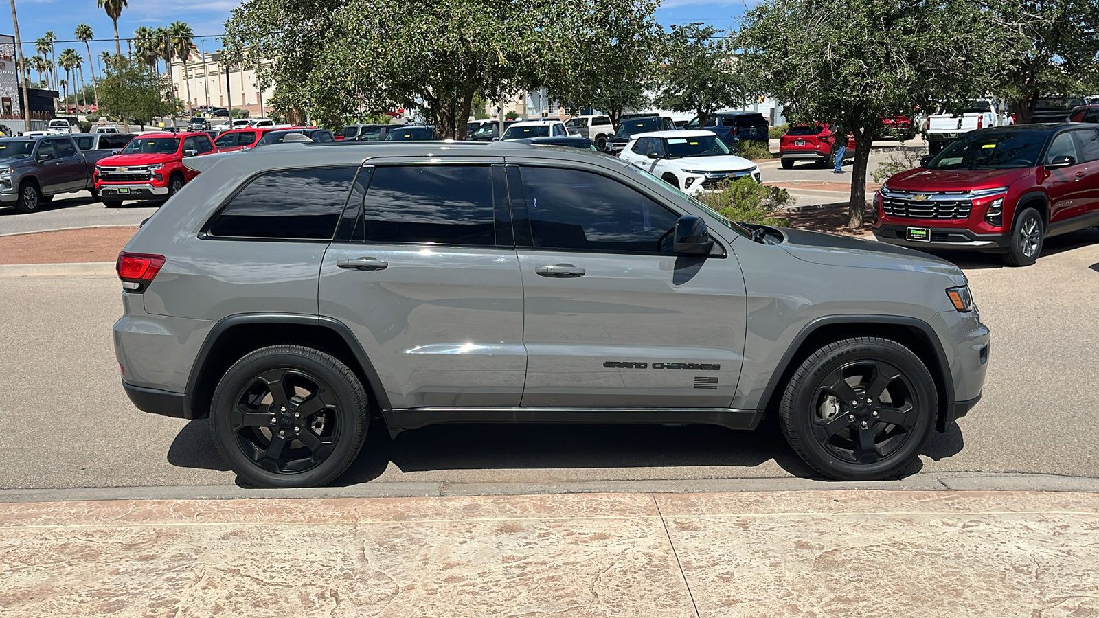 Used 2021 Jeep Grand Cherokee Freedom Edition RWD image 9
