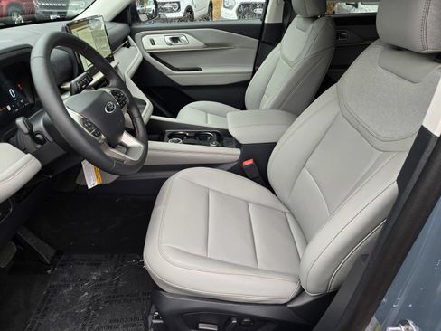 New 2026 Ford Explorer Active w/ Active Comfort Package RWD image 9