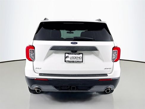 Used 2022 Ford Explorer XLT w/ Equipment Group 202A image 7