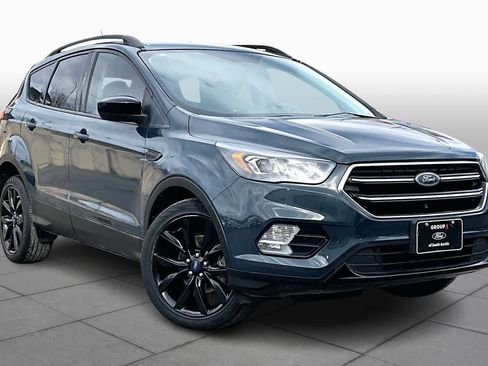 Certified 2019 Ford Escape SE image 3