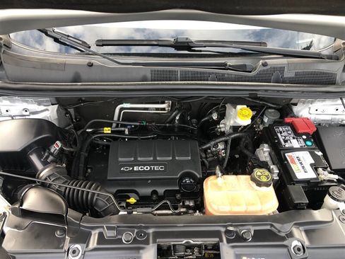 Used 2019 Chevrolet Trax LS FWD image 17