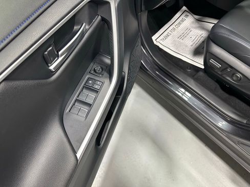 Used 2025 Toyota RAV4 XSE w/ Weather Package AWD/4WD image 9