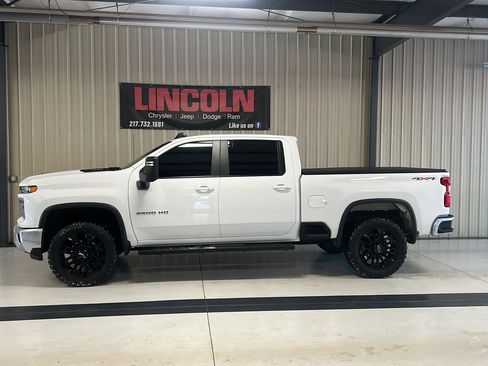 Used 2025 Chevrolet Silverado 2500 LT w/ Convenience Package image 2