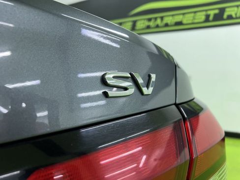 Used 2021 Nissan Versa SV FWD image 13