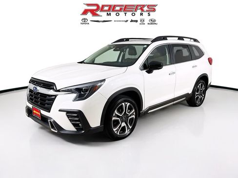 Certified 2025 Subaru Ascent Touring w/ Popular Package #2 AWD/4WD image 3