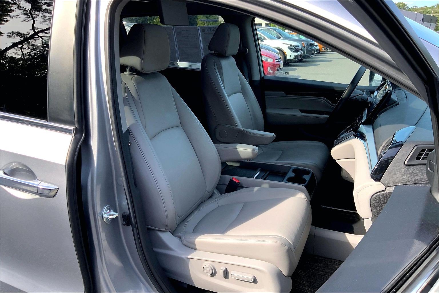 Used 2023 Honda Odyssey Touring image 9