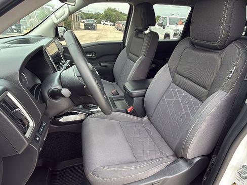 Used 2026 Nissan Frontier SV w/ SV Convenience Package AWD/4WD image 13