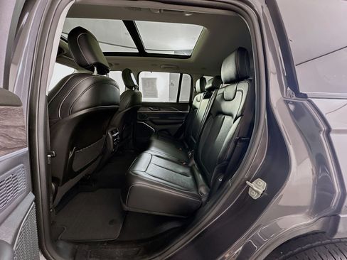 Used 2023 Jeep Grand Cherokee 4WD 4xe w/ Luxury Tech Group II image 30