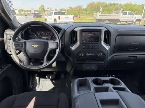 Used 2020 Chevrolet Silverado 1500 Custom w/ Custom Value Package AWD/4WD image 13