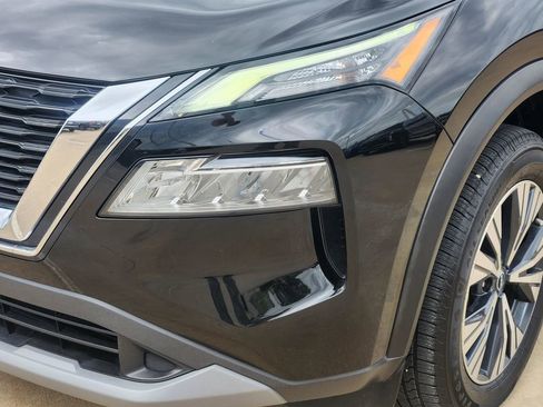 Used 2023 Nissan Rogue SV FWD image 14