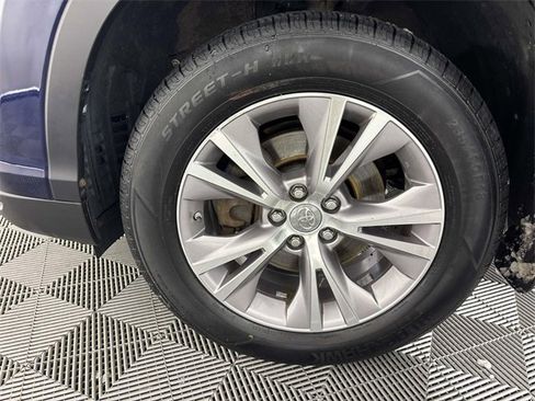 Used 2014 Toyota Highlander XLE image 27