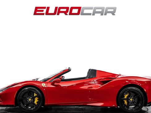 Used 2022 Ferrari F8 Tributo *PASSENGER DISPLAY * SUSPENSIO image 2