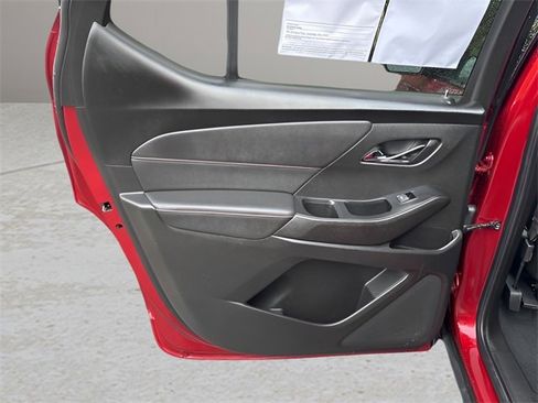 Used 2023 Chevrolet Traverse RS image 19