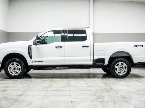 Used 2025 Ford F250 XLT AWD/4WD image 11