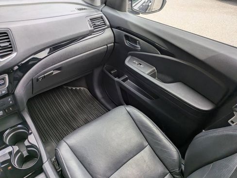Used 2017 Honda Pilot Elite image 18