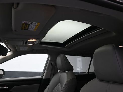 Used 2023 Toyota Highlander XLE FWD image 20