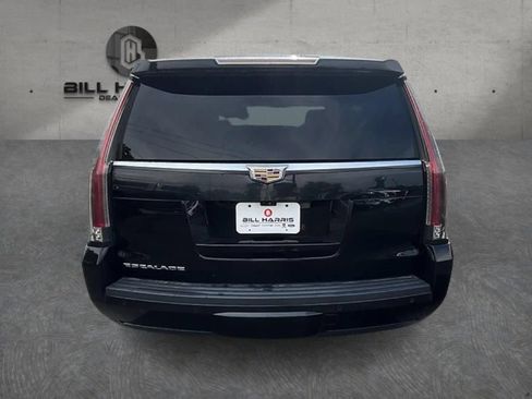 Used 2017 Cadillac Escalade Luxury AWD/4WD image 6