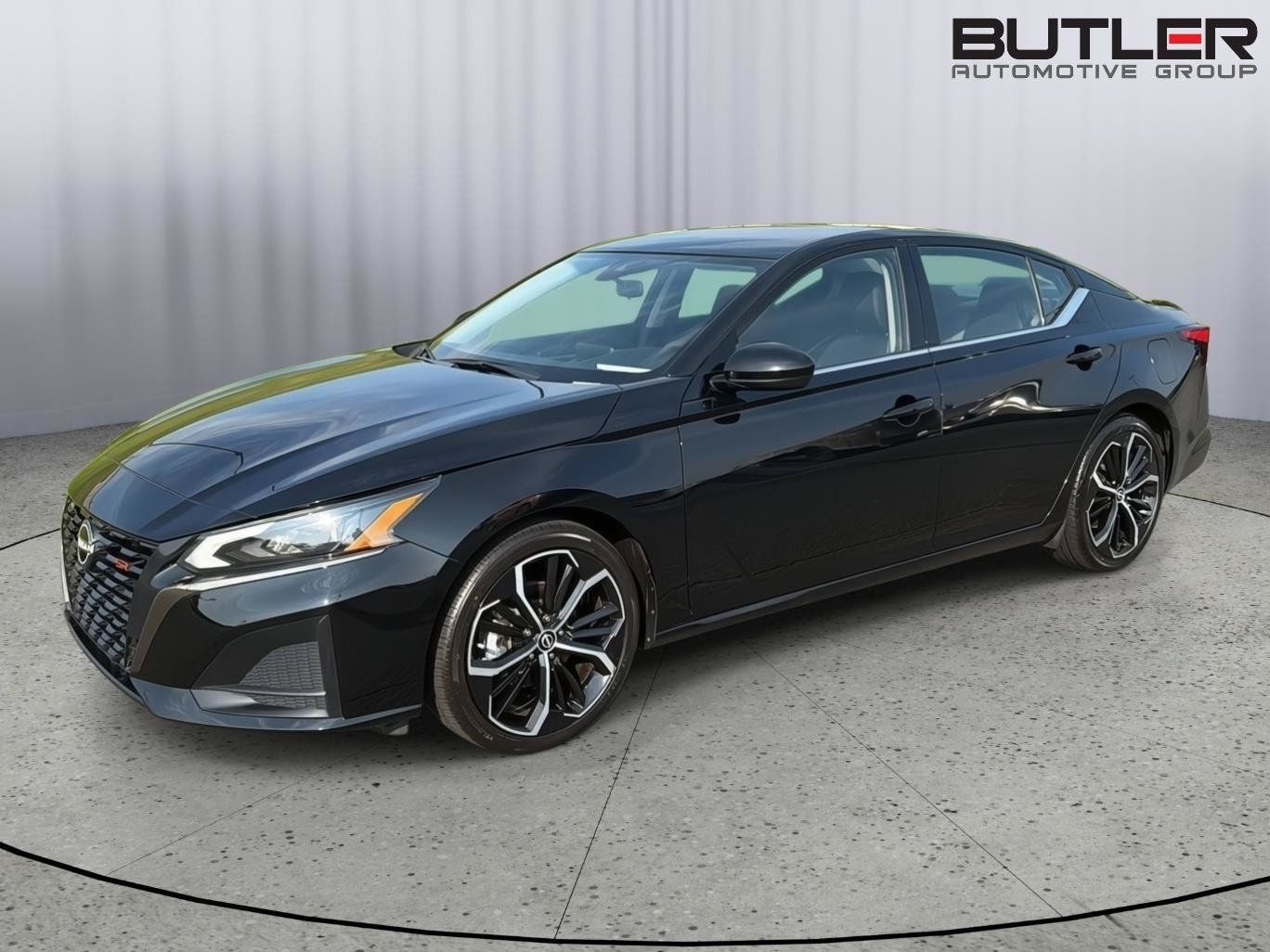 Used 2024 Nissan Altima 2.5 SR FWD image 2