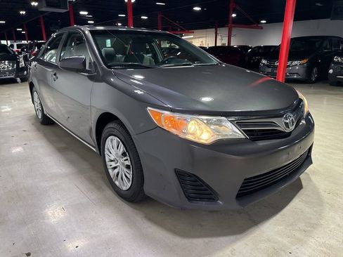 Used 2014 Toyota Camry LE FWD image 8