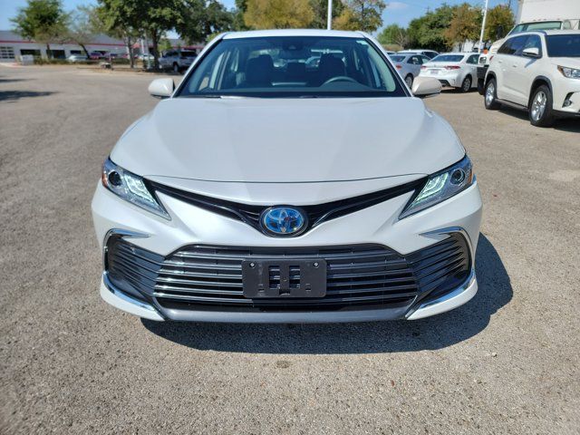 Used 2022 Toyota Camry XLE w/ Cold Weather Package FWD image 2