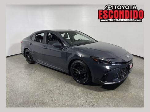 Certified 2025 Toyota Camry SE FWD image 1
