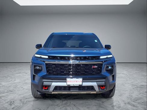 Used 2025 Chevrolet Traverse Z71 w/ Enhanced Driving Package image 2