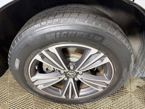 Used 2017 Acura MDX FWD image 18