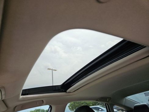 Used 2023 Honda Accord Touring image 28