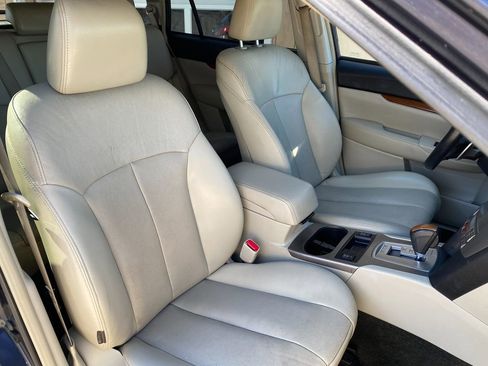 Used 2013 Subaru Outback 2.5i Limited image 16